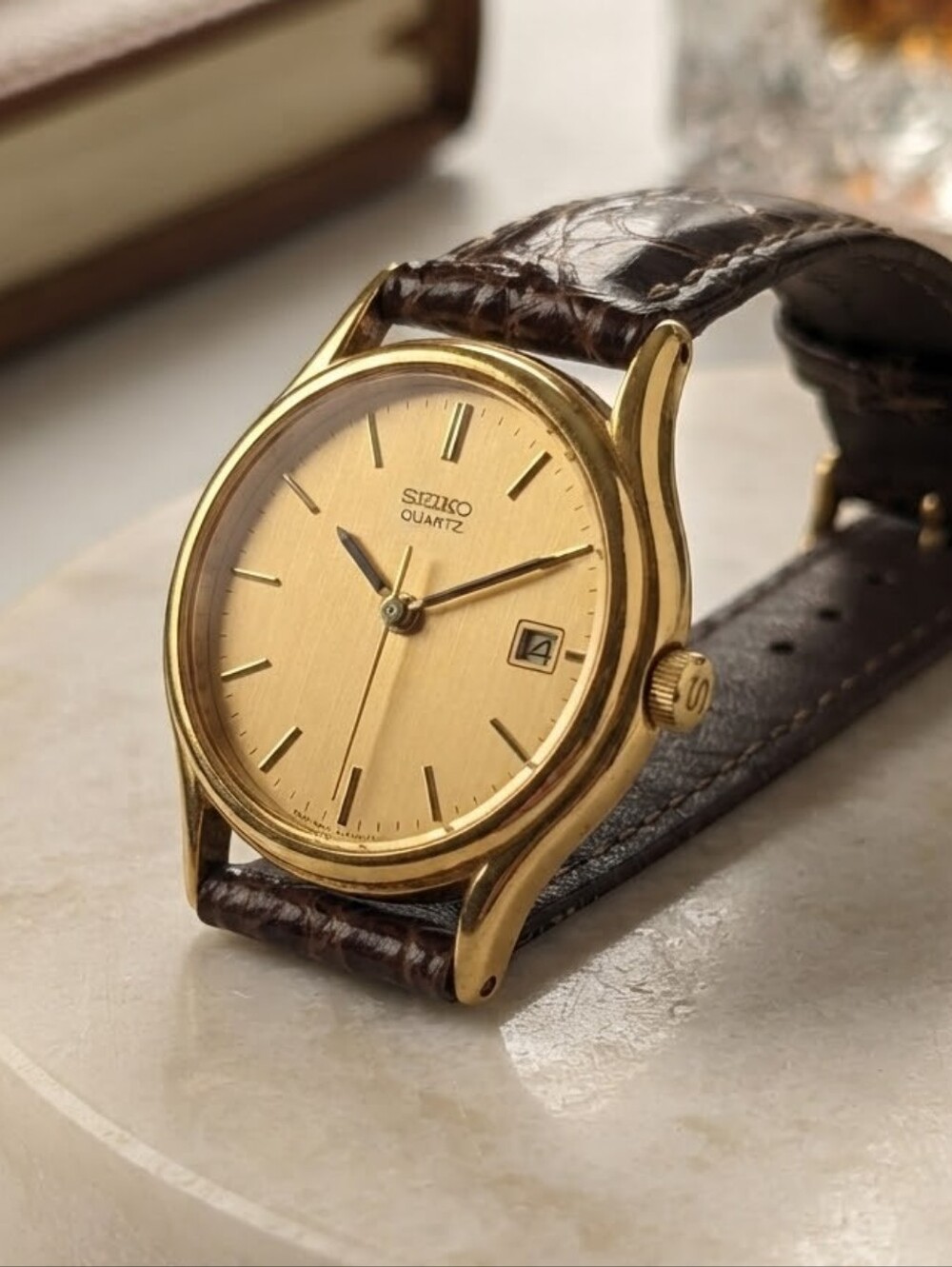 ​Vintage Seiko Gold Tone Quartz Watch Brown Leather Strap V822-0101